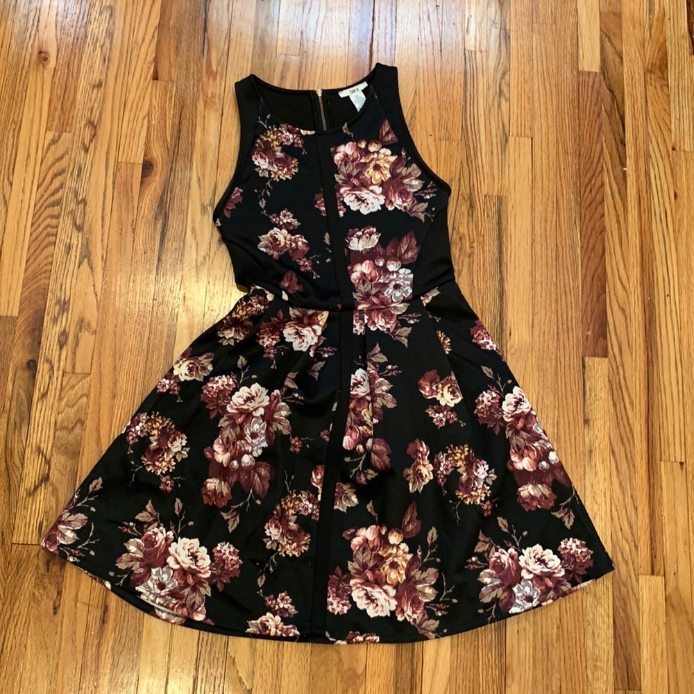 black floral mini dress size small worn once
